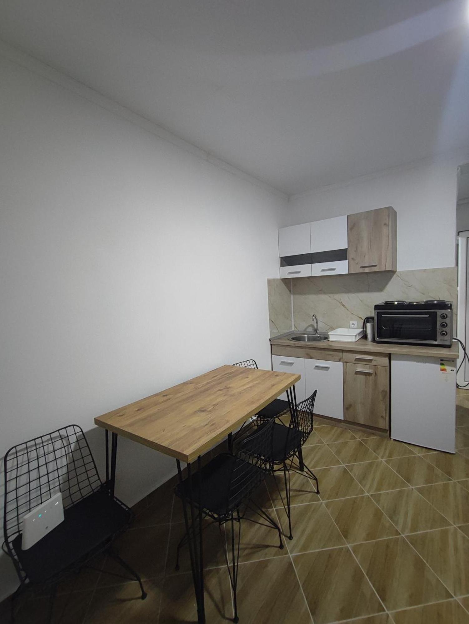 Hidden Villa Apartments Котор Екстериор снимка